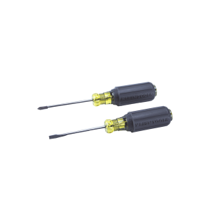 Juego de 8 Desarmadores con Mango Cushion-Grip™: 2 de punta Plana de 1/4'' (6.4 mm) y 5/16'' (7.9 mm); 2 de punta Cabinet de 5/16'' (7.9 mm) y 3/16'' (4.8 mm); tres de punta Phillips n.º 1, n.º 2 y n