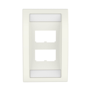 Placa de Pared Vertical Ejecutiva, Salida Para 4 Puertos Mini-Com, Con Espacios Para Etiquetas, Color Blanco Mate