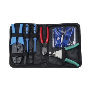 Juego de Herramientas y Accesorios, para Instalación de Sistema Solar. Incluye: Pinzas (3), Desarmadores (2), Llaves (2) y Accesorios (7).