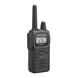 Radio portátil UHF 450-470 MHz, 2 W, 16 canales, Resistente a Golpes MIL-STD-810, manos libres VOX. Incluye antena, batería, cargador y clip