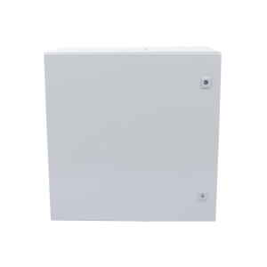 Gabinete de Acero IP66 Uso en Intemperie (600 x 600 x 300 mm) con Placa Trasera Interior Metálica y Compuerta Inferior Atornillable (Incluye Chapa y Llave T).