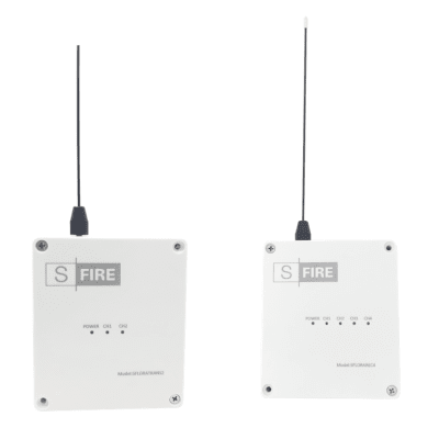 Kit Transmisor-Receptor Inalámbrico / Alcance 2500 m (8202 ft) / Frecuencia 433.92 MHz / 4 Salidas de Relé / Contacto Seco / -20°C a +80°C